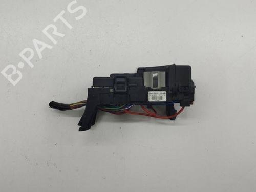 Used Fuse box VOLVO V60 I (155) D3 / D4 (163 hp) 28844348