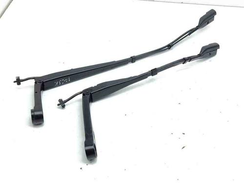 Used Front windshield wiper arm OPEL ASTRA L (OV5) 1.2 (FPHNSL, FPHNSR) (131 hp) 28881100