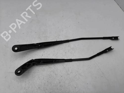 Used Front windshield wiper arm Front windshield wiper arm 33880574 33880574