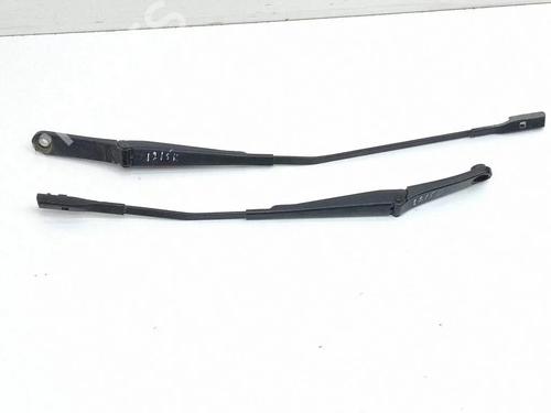 Used Rear windshield wiper arm Rear windshield wiper arm 37289859 37289859