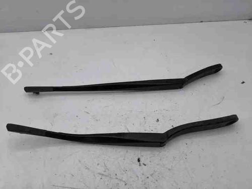 Used Front windshield wiper arm BMW 5 (F10) 530 d (258 hp) 28854096
