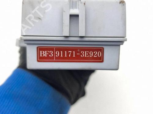 Fuse box KIA SORENTO II (XM) 2.4 CVVT 4WD | BP38282033E1 - Image 9