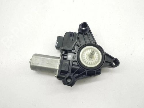 Used Right rear window motor Right rear window motor MERCEDES-BENZ B-CLASS Sports Tourer (W246, W242) B 180 CDI / d (246.212) (109 hp) 40209361 40209361