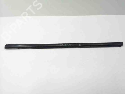 Used Door moulding trim KIA SORENTO I (JC) 2.5 CRDi 4WD (140 hp) 28869950