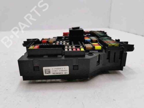 Fuse box BMW 5 (F10) 530 d | BP28853987E1