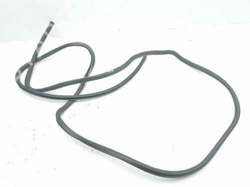 Used Rubber door seal Rubber door seal PEUGEOT 308 SW II (LC_, LJ_, LR_, LX_, L4_) 1.6 BlueHDi 120 (120 hp) 37290775 37290775