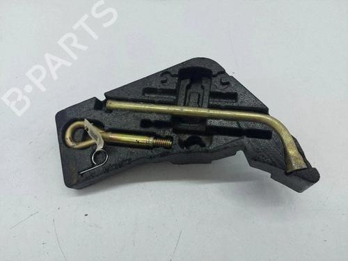 Used Jack Kit Jack Kit BMW X5 (E70) xDrive 30 d (235 hp) 40210107 40210107
