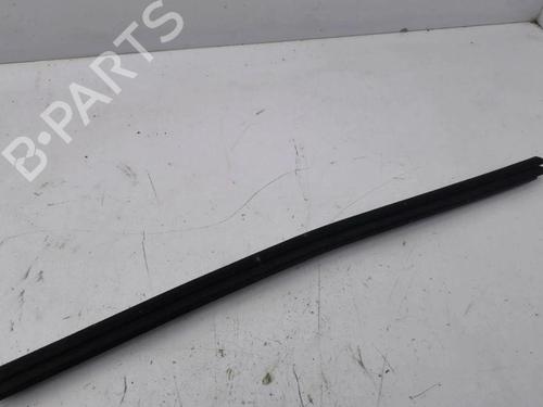 Rubber door seal TESLA MODEL S (5YJS) 60 | BP28900810C142 