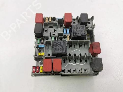 Used Fuse box Fuse box 28848525 28848525