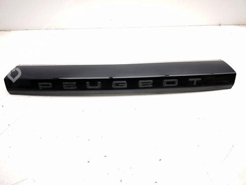 Tailgate trim PEUGEOT 2008 II (UD_, US_, UY_, UJ_, UR_, UC_) 1.2 PureTech 130 (USHNS, URHNS) | BP29829233C151