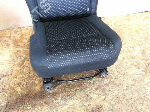 Rear seat TOYOTA COROLLA Verso (_E12_) 2.0 D-4D (CDE120_, CDE120R) | BP28868082C17 