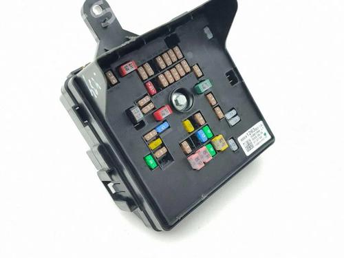 Used Fuse box Fuse box 37513106 37513106