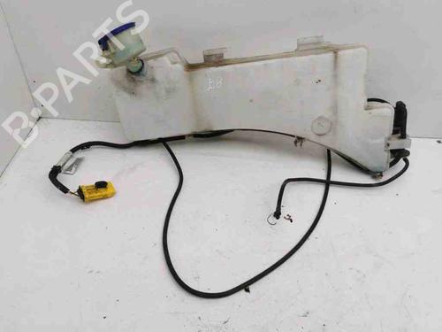 Used Windscreen washer tank PEUGEOT 2008 II (UD_, US_, UY_, UJ_, UR_, UC_) 1.5 BlueHDI 110 (UDYHSK) (110 hp) 28901020