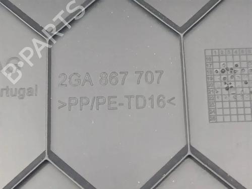 Tailgate trim VW T-ROC (A11, D11) 1.5 TSI | BP36102994C151 - Image 15