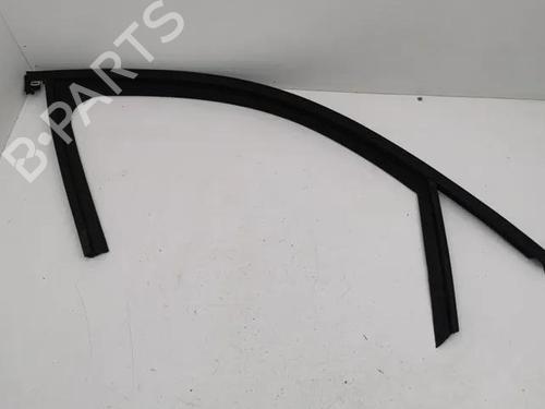 Used Rubber door seal CITROËN C4 III (BA_, BB_, BC_) ë-C4 (BCZKXC, BZCKSC) (136 hp) 28865095