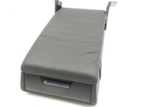Used Armrest / Center console MERCEDES-BENZ S-CLASS (W220, V220) S 320 CDI (220.026, 220.126) (197 hp) 28872317