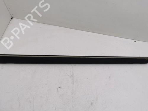 Used Door moulding trim MERCEDES-BENZ B-CLASS Sports Tourer (W245) B 180 CDI (245.207) (109 hp) 28900163