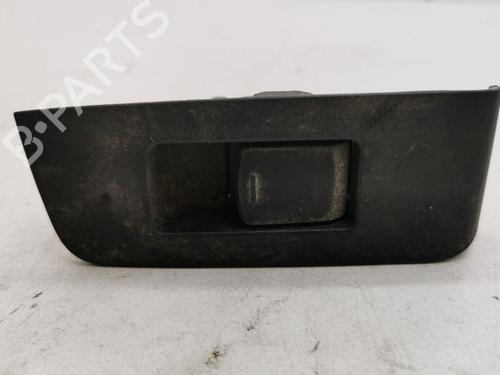 Used Right rear window switch NISSAN X-TRAIL II (T31) 2.0 dCi 4x4 (150 hp) 28890309
