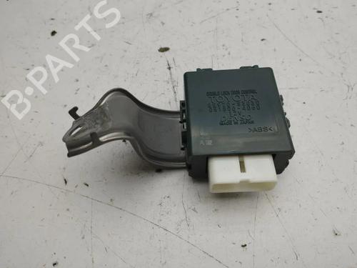 Used Electronic module LEXUS IS II (_E2_) 220d (ALE20) (177 hp) 32666238