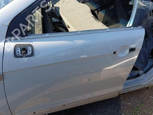 Used Left front door CHEVROLET CAPTIVA (C100, C140) 2.2 D 4WD (184 hp) 28890111