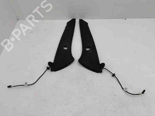 Używane Listwa reflektora JEEP CHEROKEE (KL) 2.0 CRD 4x4 (170 hp) 28864514