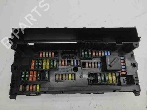 Used Fuse box Fuse box 28851800 28851800