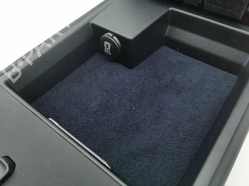 Armrest / Center console MASERATI QUATTROPORTE V 4.2 | BP36330472I20 - Image 4