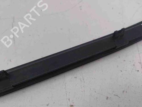 Gummilist TESLA MODEL S (5YJS) 60 | BP28900810C142 