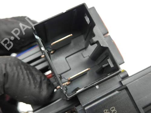 Fuse box SEAT LEON (5F1) 1.4 TSI | BP36205052E1 - Image 2