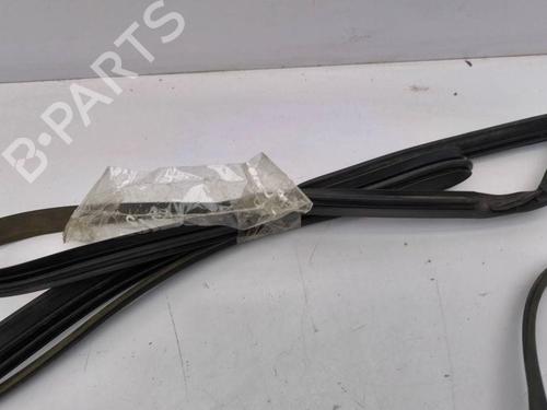 Rubber door seal TESLA MODEL S (5YJS) 60 | BP28900795C142 