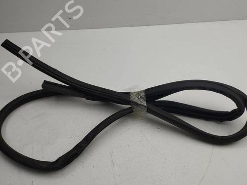 Used Rubber door seal NISSAN QASHQAI II (J11, J11_) 1.3 DIG-T (140 hp) 28897190