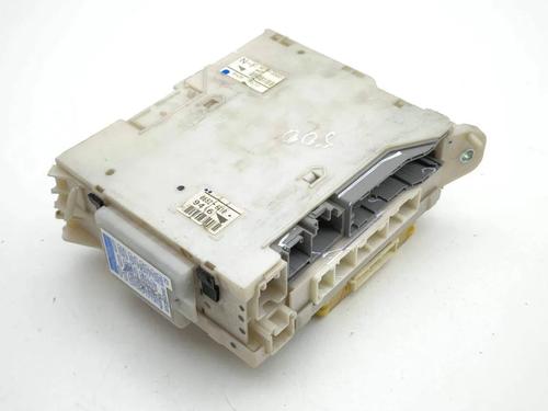 Used Fuse box Fuse box 32674362 32674362