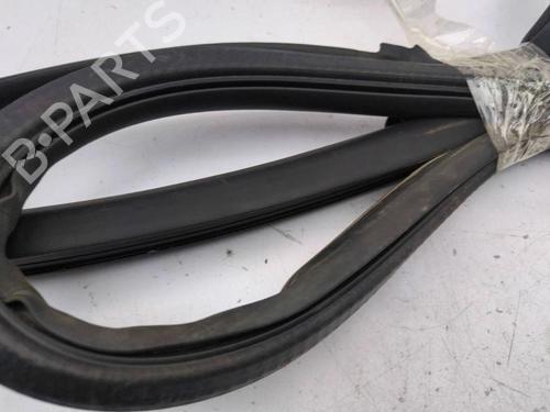 Rubber door seal TESLA MODEL S (5YJS) 60 | BP28900793C142 