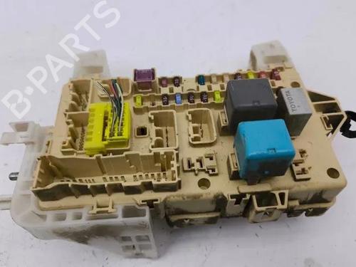 Used Fuse box TOYOTA COROLLA Verso (_E12_) 2.0 D-4D (CDE120_, CDE120R) (90 hp) 28857156