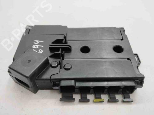 Used Fuse box MERCEDES-BENZ E-CLASS (W213) E 220 d (213.004) (194 hp) 28876976