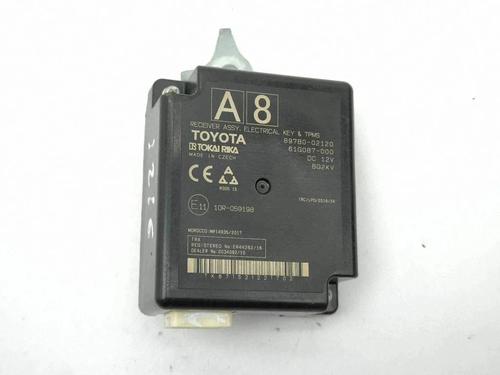Used Electronic module Electronic module TOYOTA COROLLA Estate (_E21_) 1.8 Hybrid (ZWE211) (98 hp) 40189820 40189820