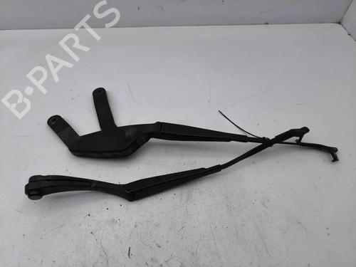 Used Front windshield wiper arm Front windshield wiper arm 36062933 36062933