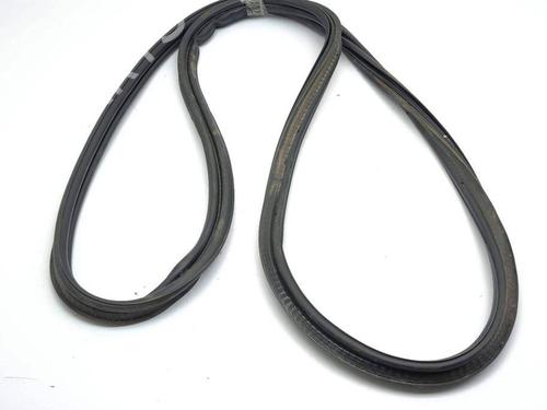 Used Rubber door seal PEUGEOT 2008 II (UD_, US_, UY_, UJ_, UR_, UC_) 1.2 PureTech 130 (USHNS, URHNS) (130 hp) 28879326