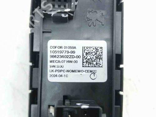 Right rear window switch CITROËN C5 AIRCROSS (A_) 1.2 PureTech 130 (ARHNSJ) | BP28905373I28 