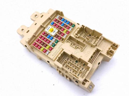 Used Fuse box Fuse box 37064524 37064524