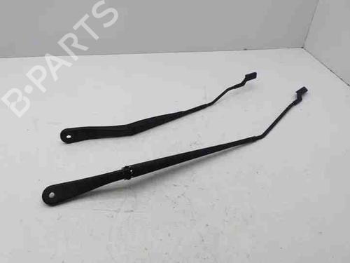 Scheibenwischergestänge vorne für RENAULT CLIO V (B7_) 1.3 TCe 130 (B7MF) (131 hp) 28856480