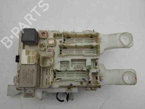 Used Fuse box TOYOTA RAV 4 III (_A3_) 2.2 D 4WD (ALA30_, ALA30R) (177 hp) 28852035