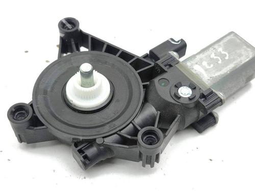 Used Left front window motor OPEL ASTRA L (OV5) 1.2 (FPHNSL, FPHNSR) (131 hp) 28881003
