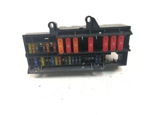 Used Fuse box Fuse box 28866147 28866147