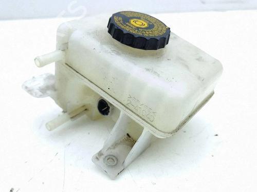 Used Brake fluid reservoir Brake fluid reservoir LEXUS RX (_L2_) 450h AWD (GYL25_, GYL25, GYL26) (262 hp) 40194221 40194221