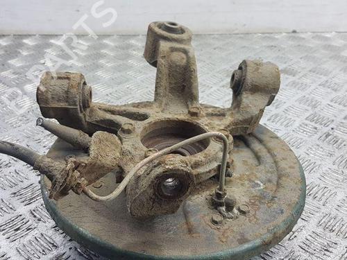 Venstre hjullejehus spindel SUZUKI GRAND VITARA II (JT, TE, TD) 1.9 DDiS All-wheel Drive (JT419, TD44, JB419WD, JB419XD,... (129 hp) 28886541