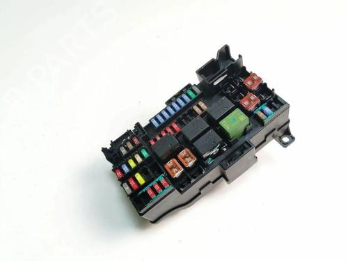 Used Fuse box Fuse box 28875227 28875227
