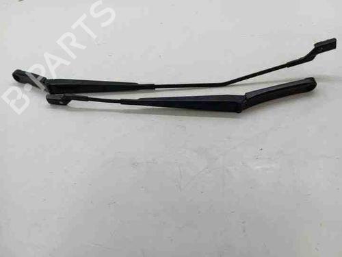 Used Front windshield wiper arm SEAT ARONA (KJ7, KJP) 1.0 TSI (116 hp) 28855584