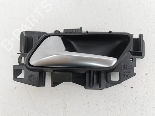 Used Front left interior door handle Front left interior door handle 33921591 33921591