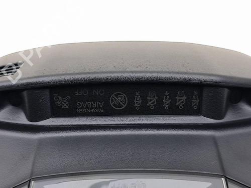 Interior roof light PEUGEOT 2008 II (UD_, US_, UY_, UJ_, UR_, UC_) 1.2 PureTech 130 (USHNS, URHNS) | BP29878814I8